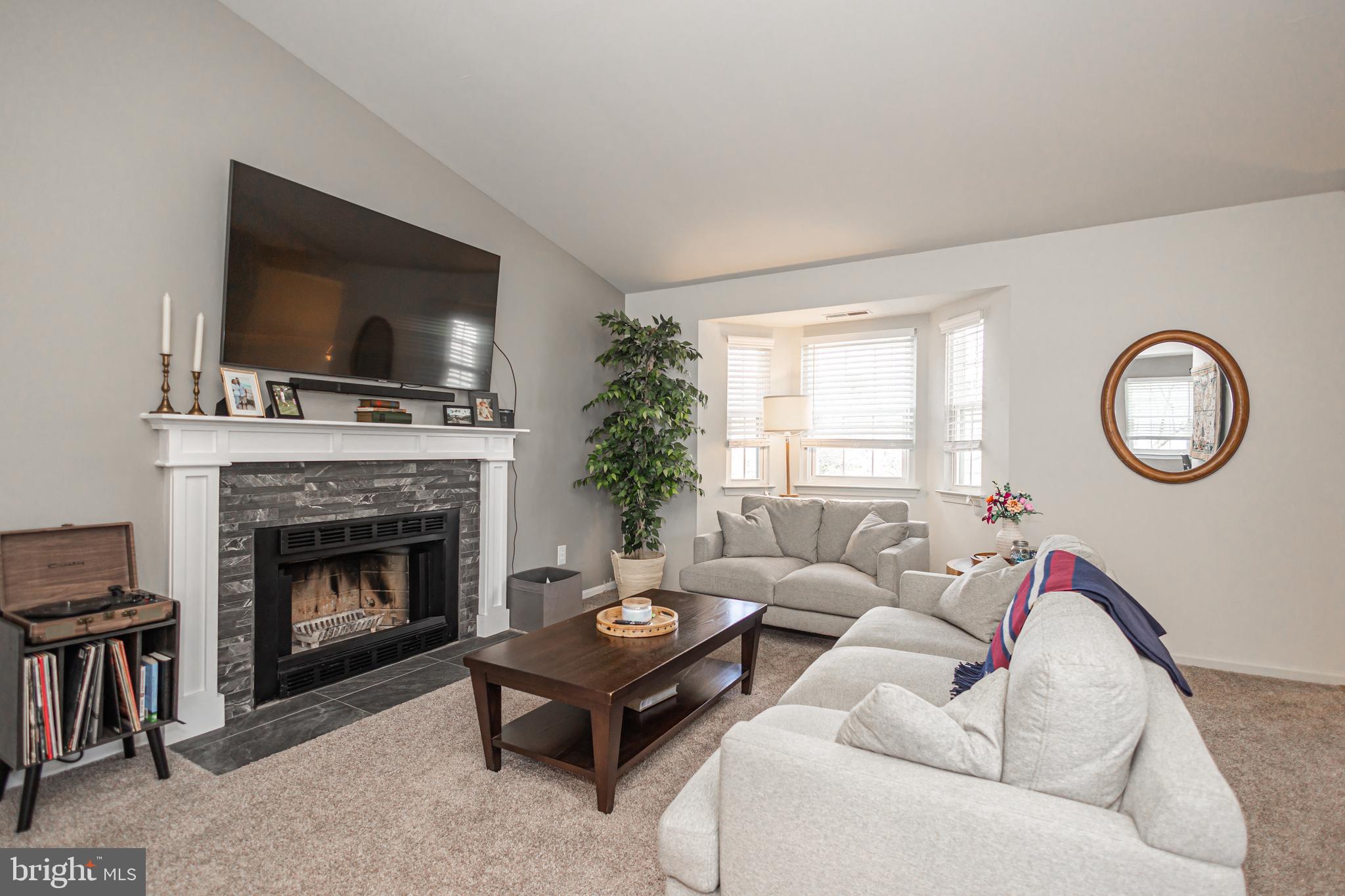 ROSE HOLLOW - Residential