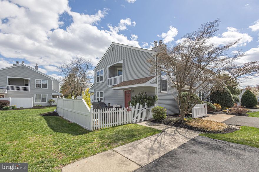 Renovated 2 bedroom 2 Bath 2nd floor condo in the Rose Hollow condo community. Many recent improvements include: new kitchen,  primary bath, fireplace, paint.  New roof being installed at present!
Other features: second floor balcony, off street parking, access to community pool, tennis & club house.
Move in ready and walkable to convenience shopping center. Super convenient to I 295.