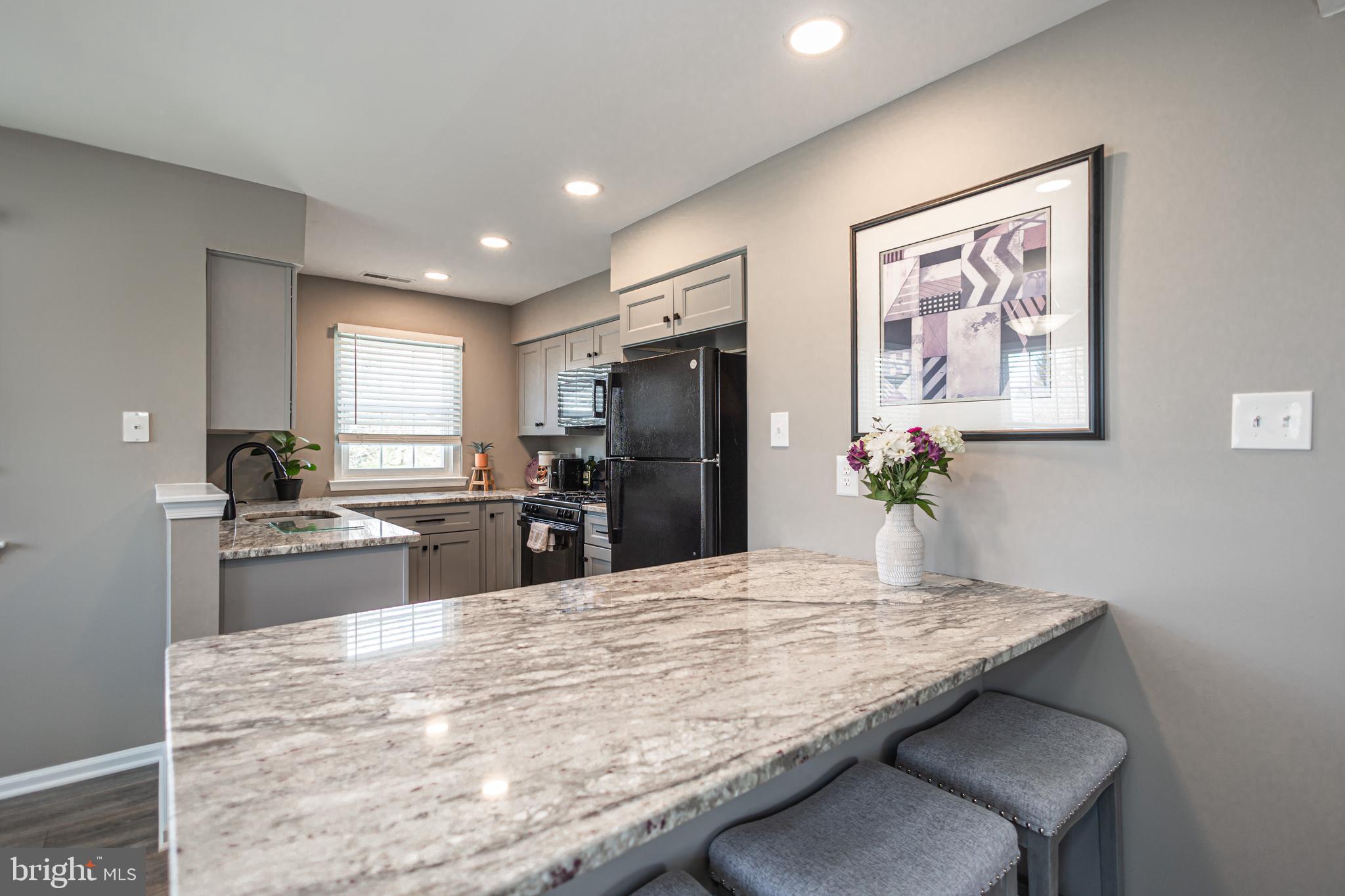 ROSE HOLLOW - Residential