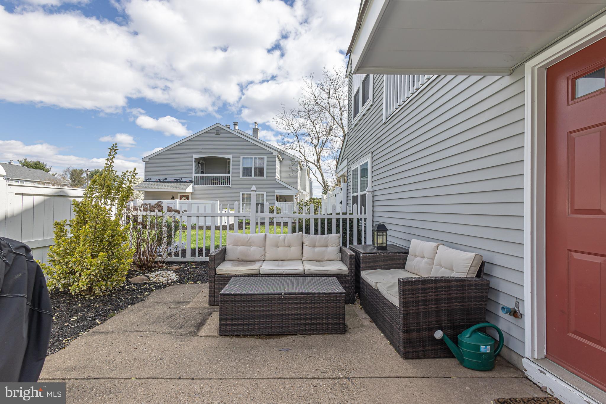 ROSE HOLLOW - Residential