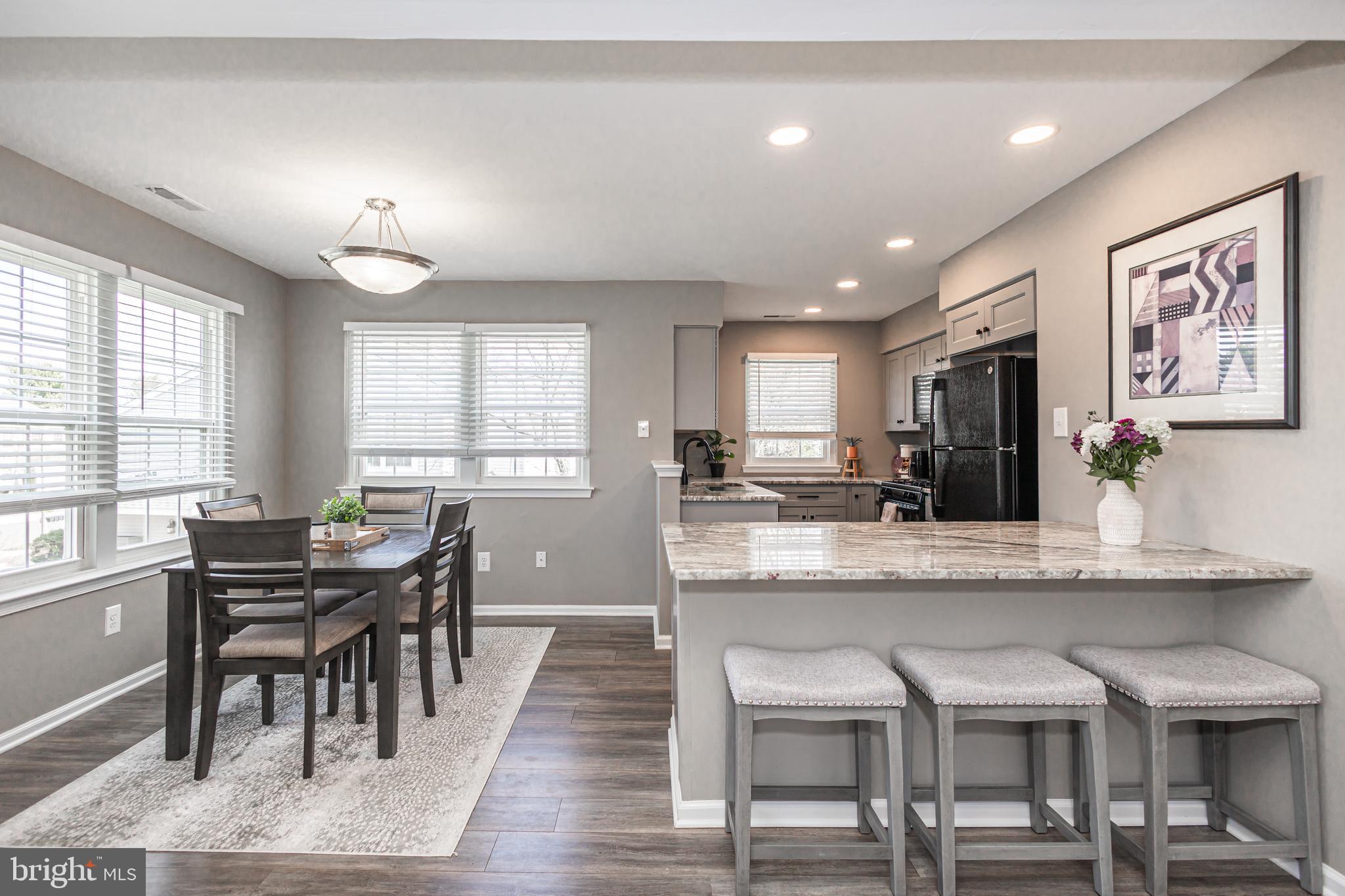 ROSE HOLLOW - Residential