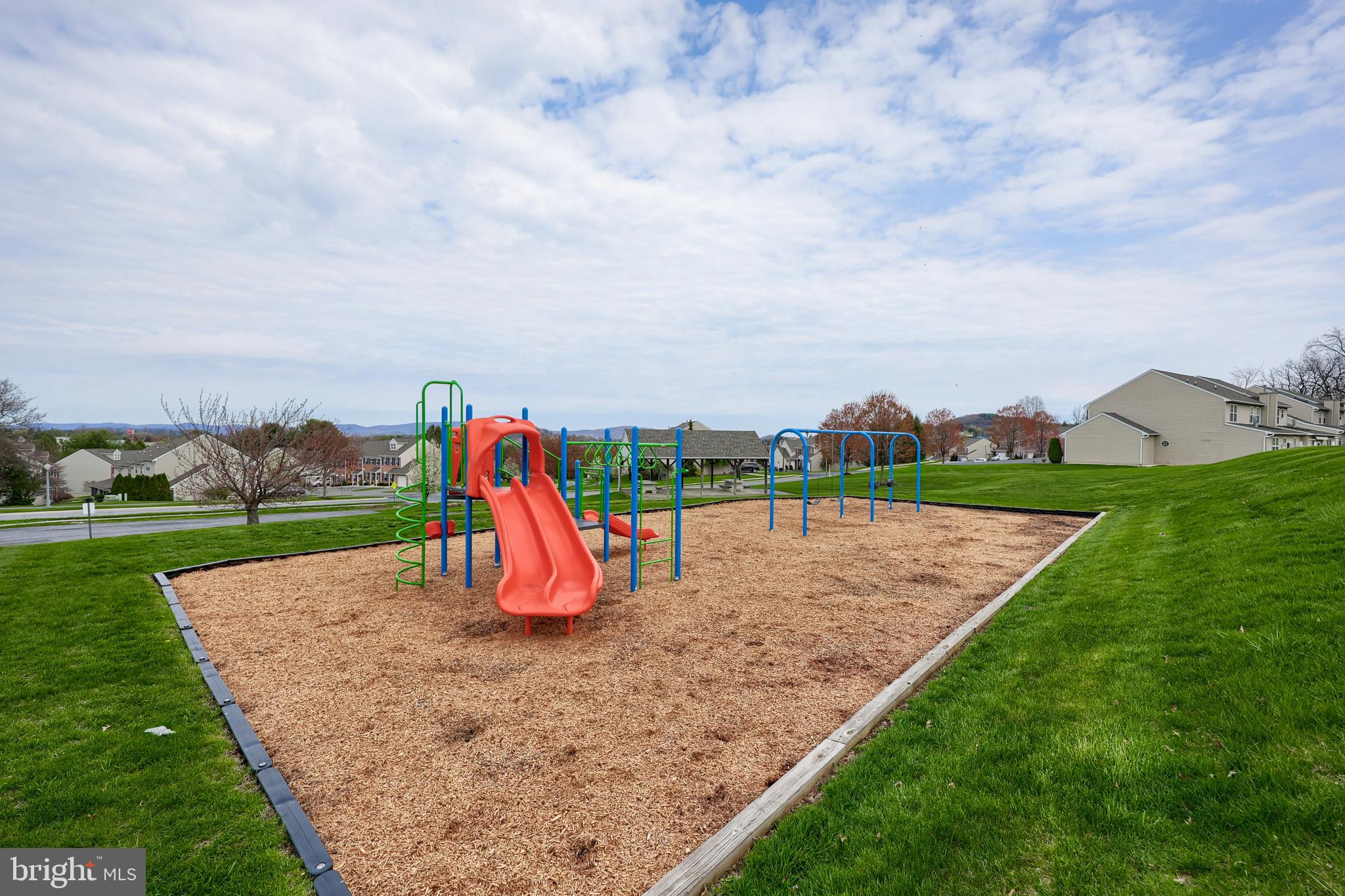 THOMAS GARDENS - Residential