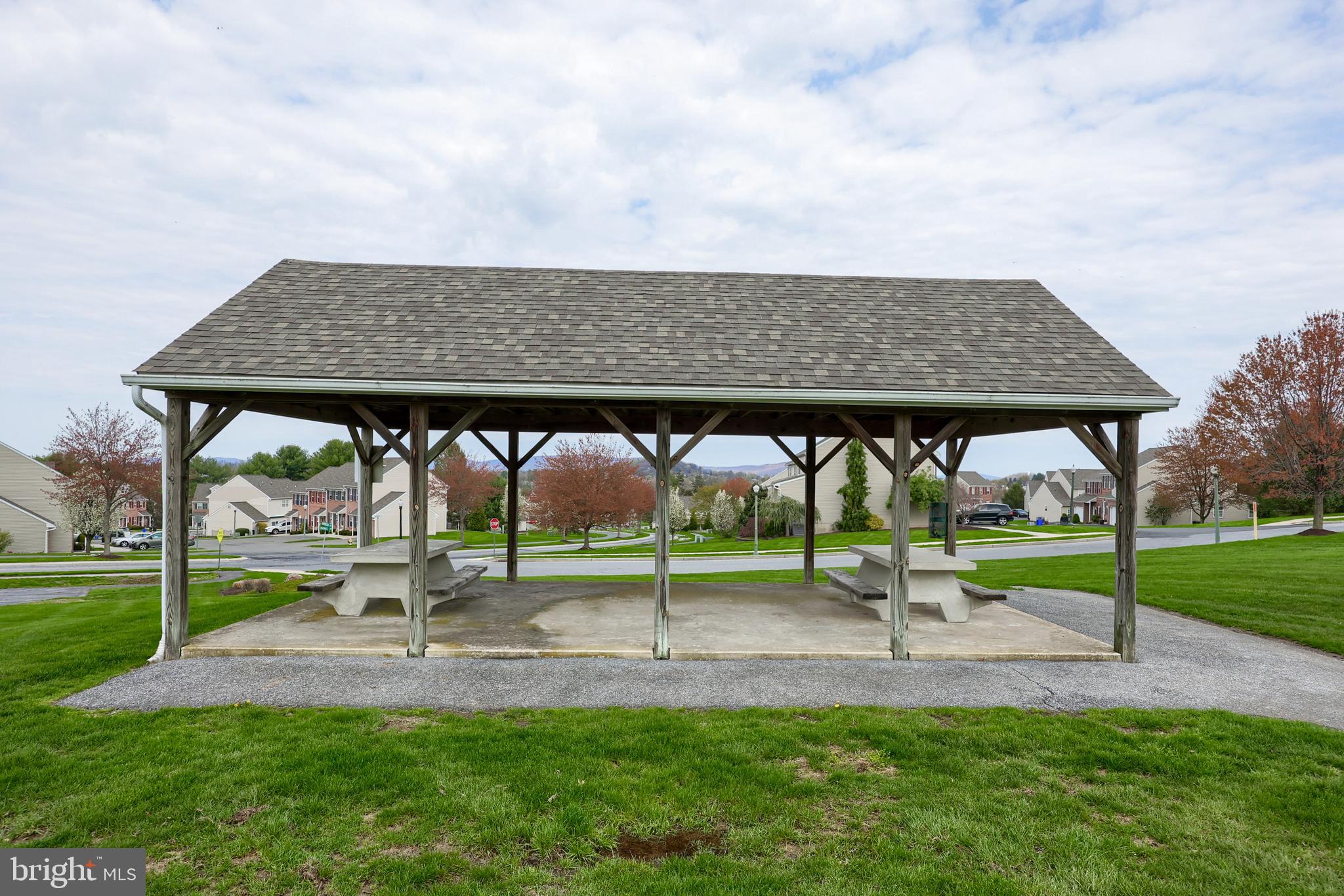 THOMAS GARDENS - Residential