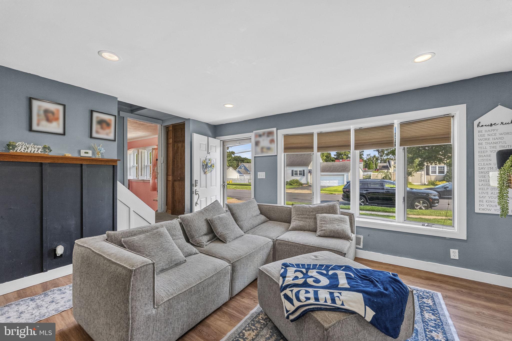 44 SHACKAMAXON DRIVE