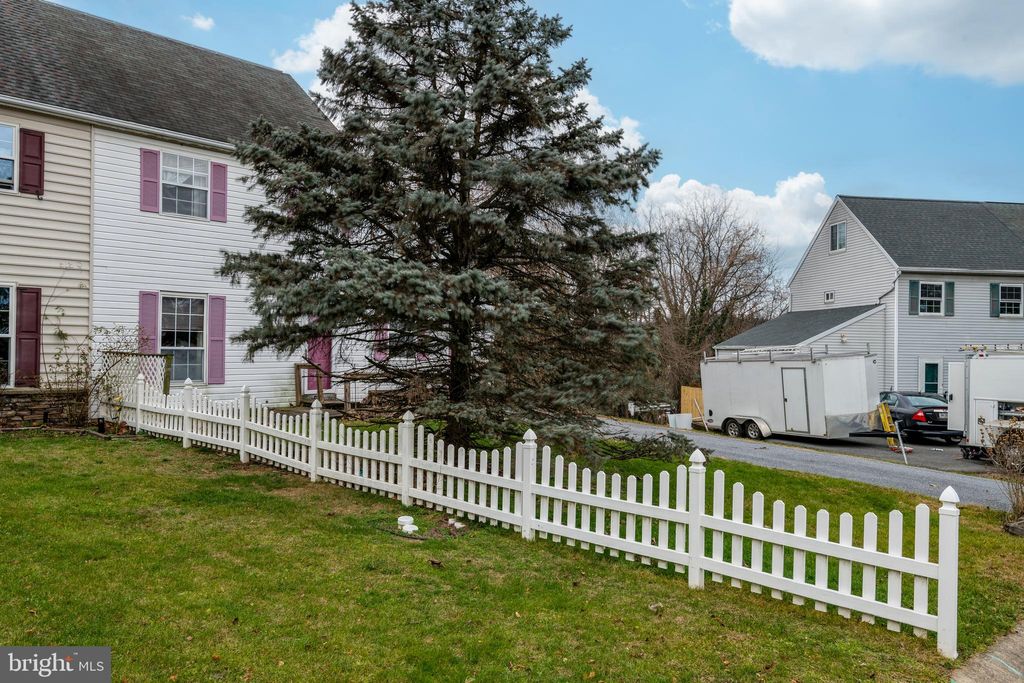 Photo of 2011 Aspen Lane, Columbia, PA 17512 (MLS # PALA2044520)