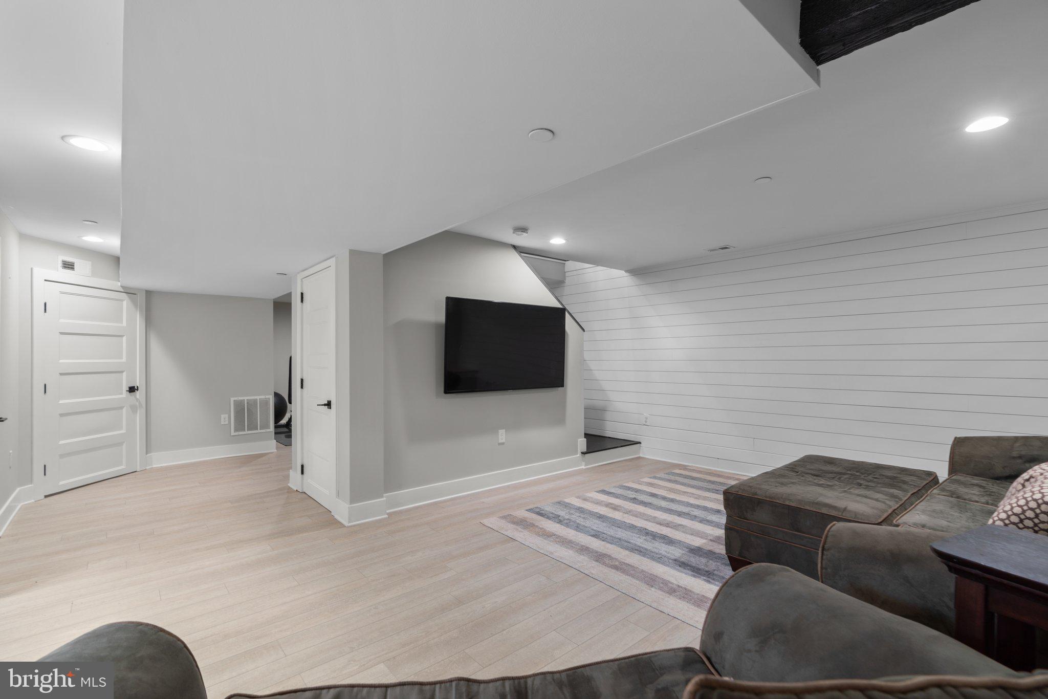 LINSTEAD - Residential