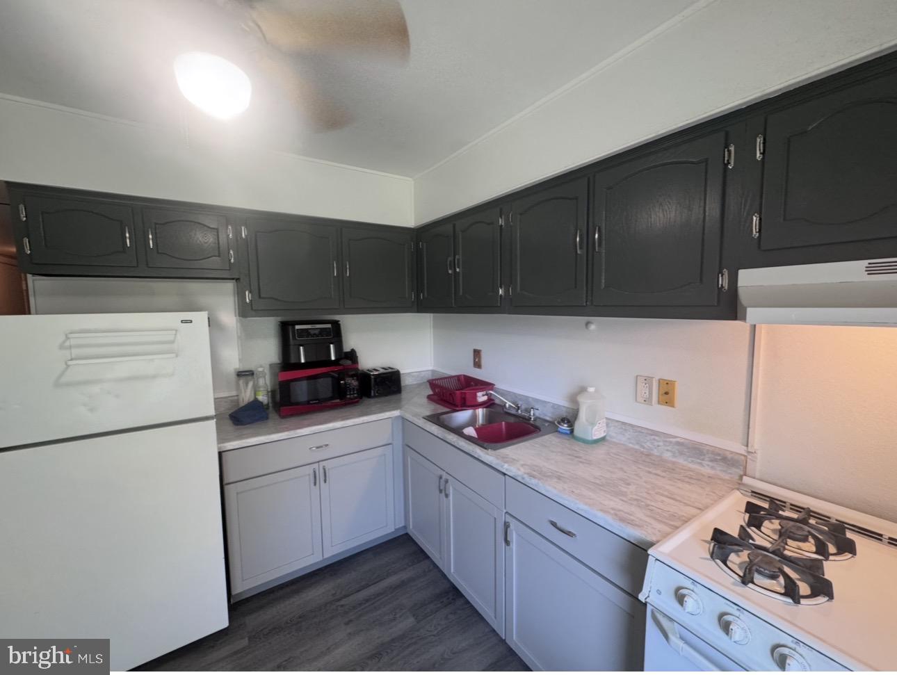 33 CHELSEA CIRCLE