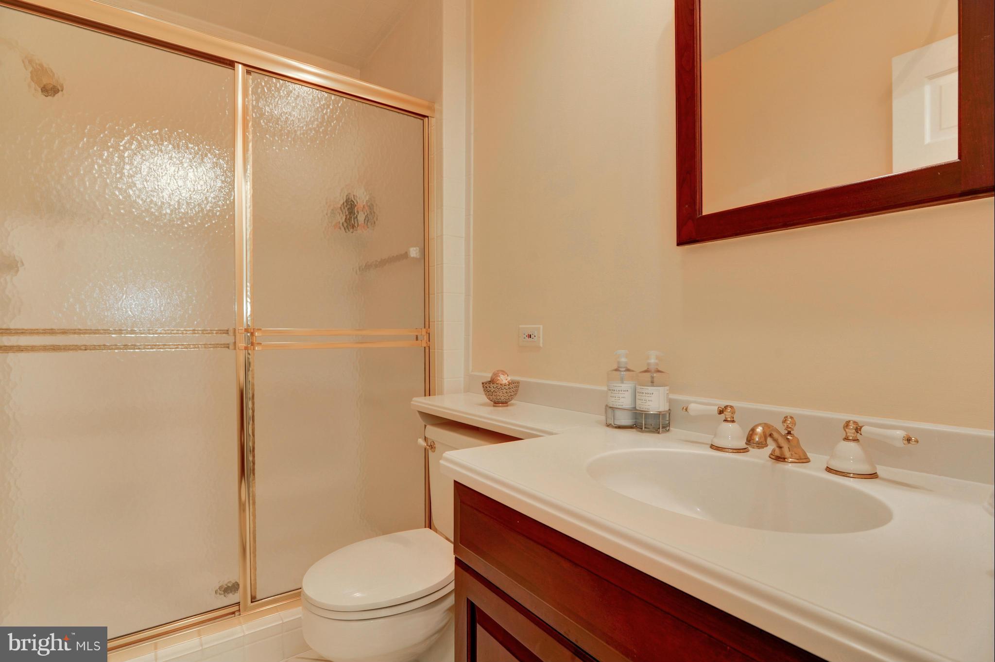 GLEN OAKS - Residential