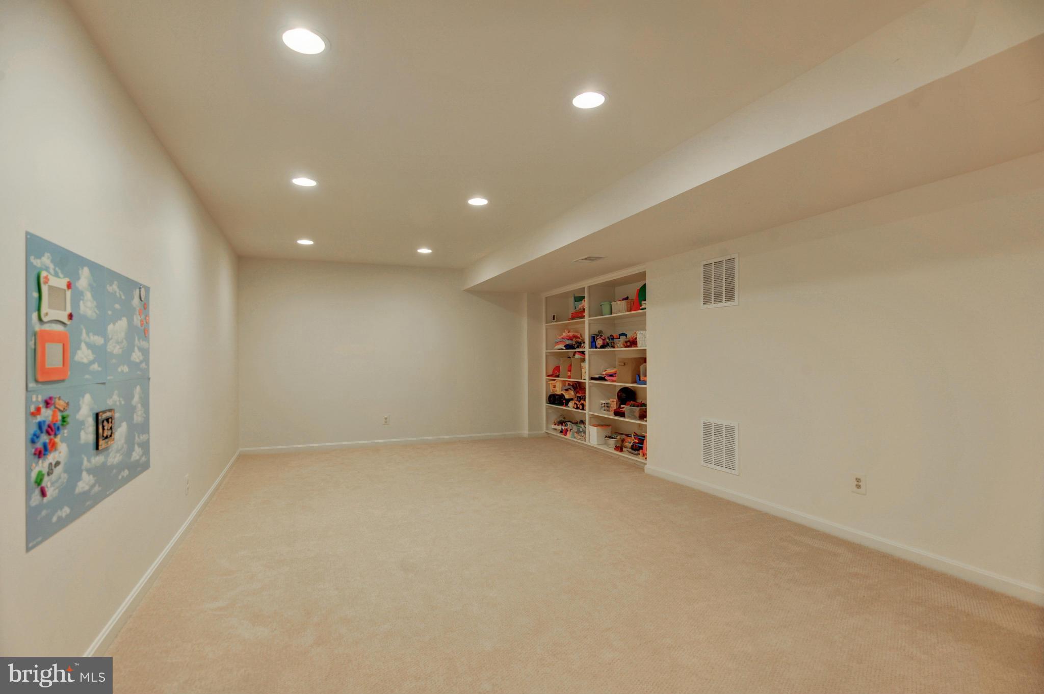 GLEN OAKS - Residential