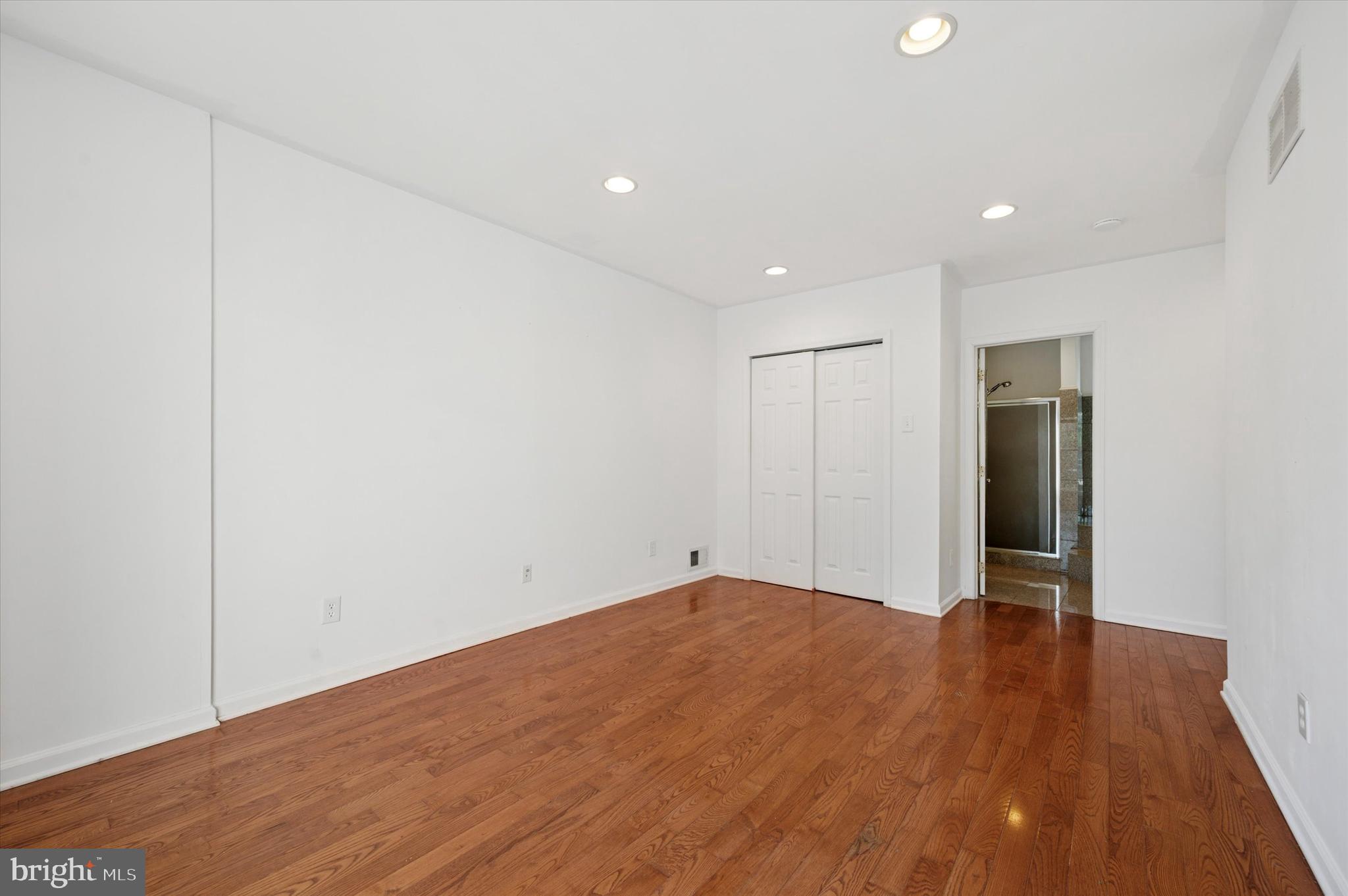 POINT BREEZE - Residential