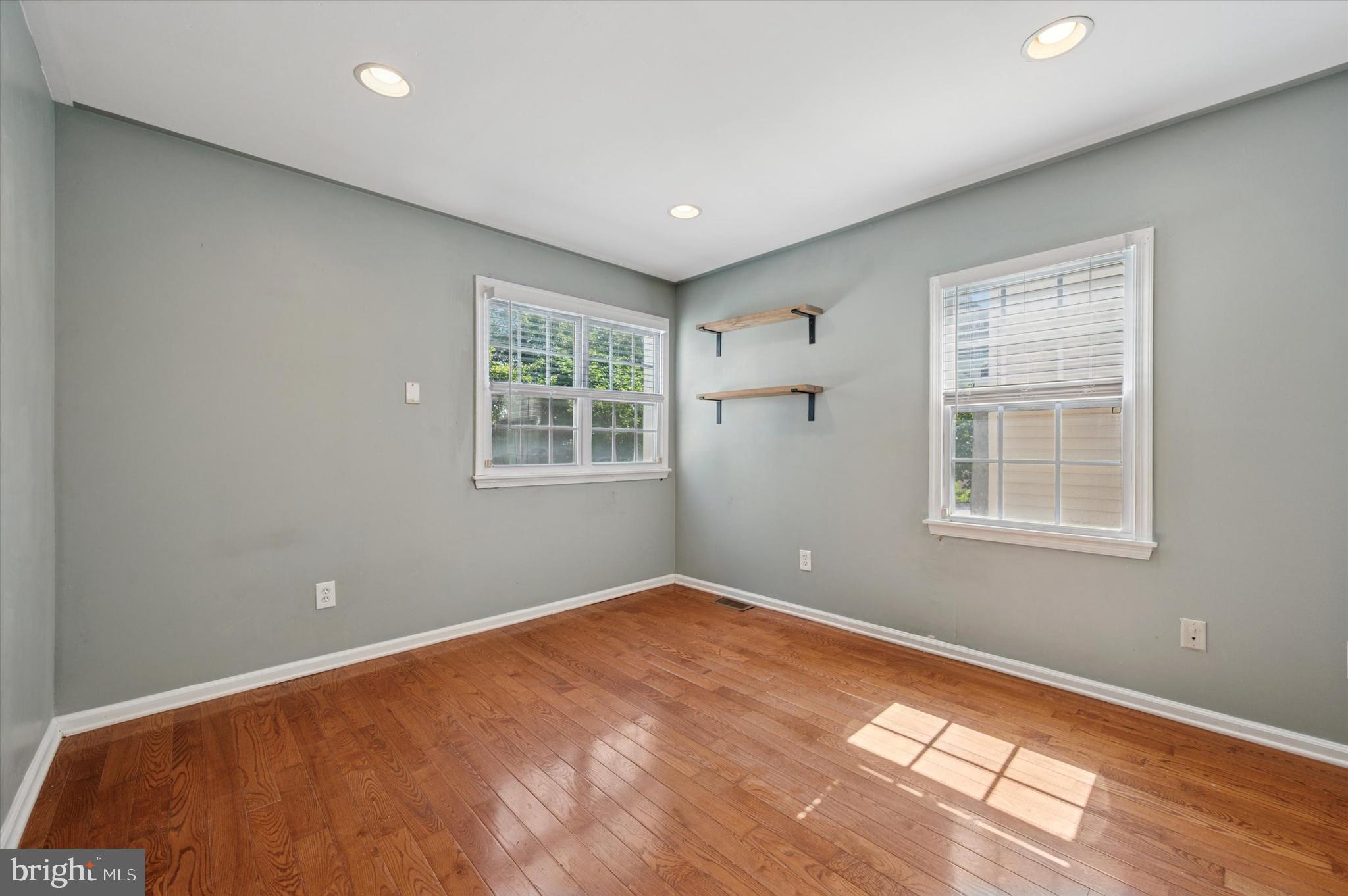 POINT BREEZE - Residential