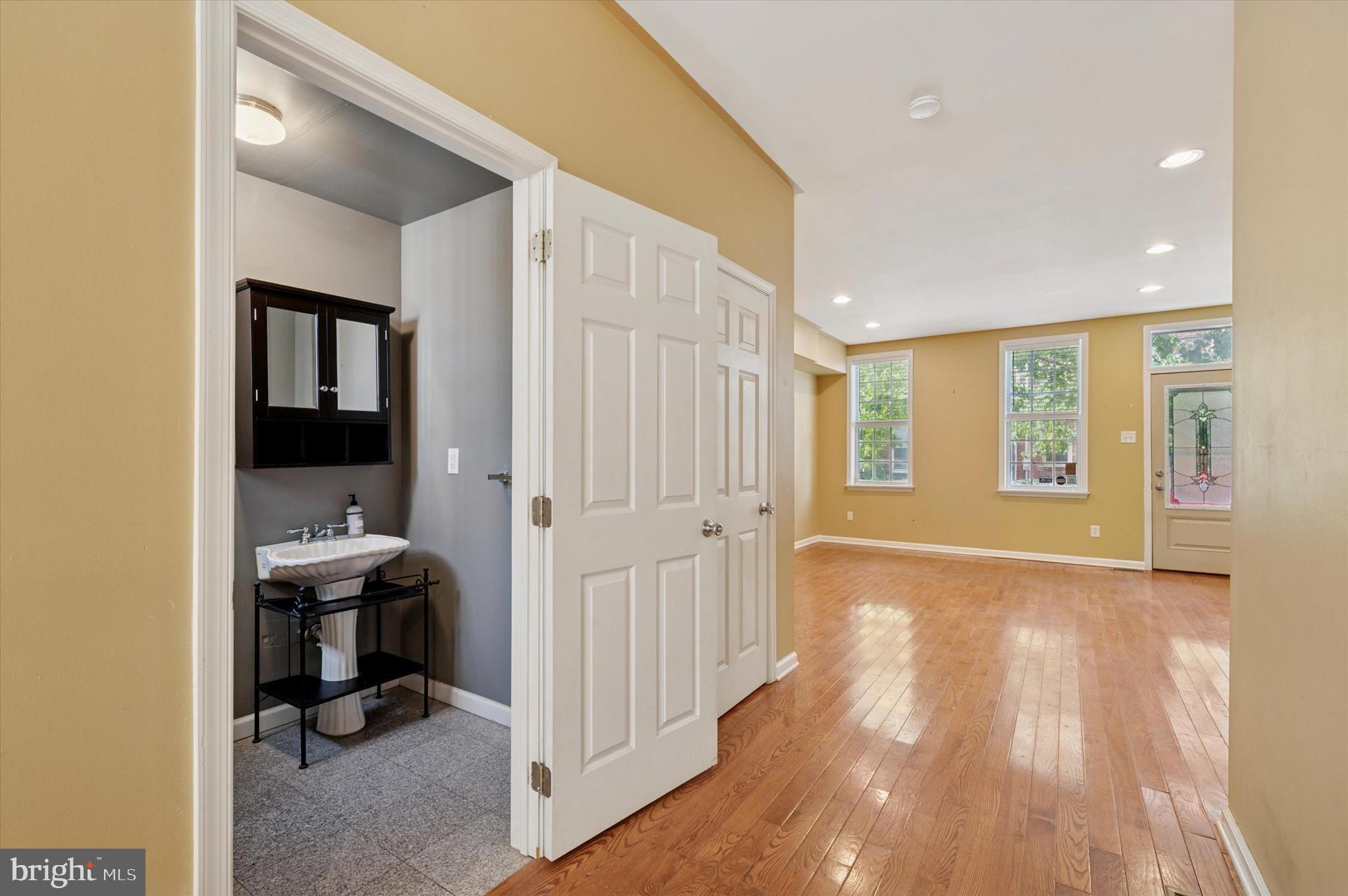 POINT BREEZE - Residential