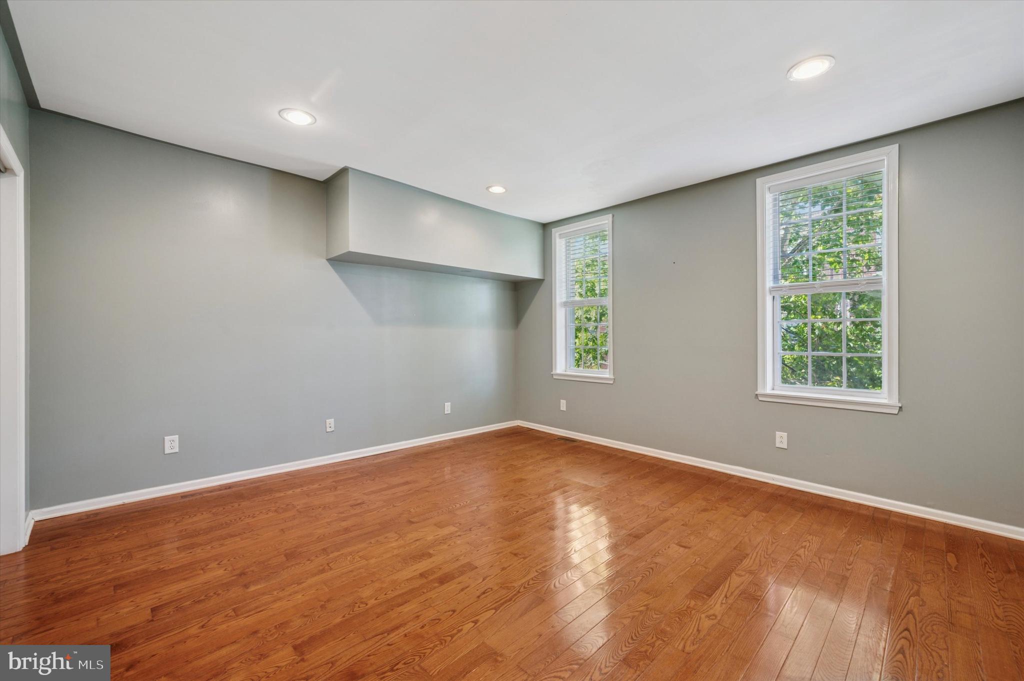 POINT BREEZE - Residential