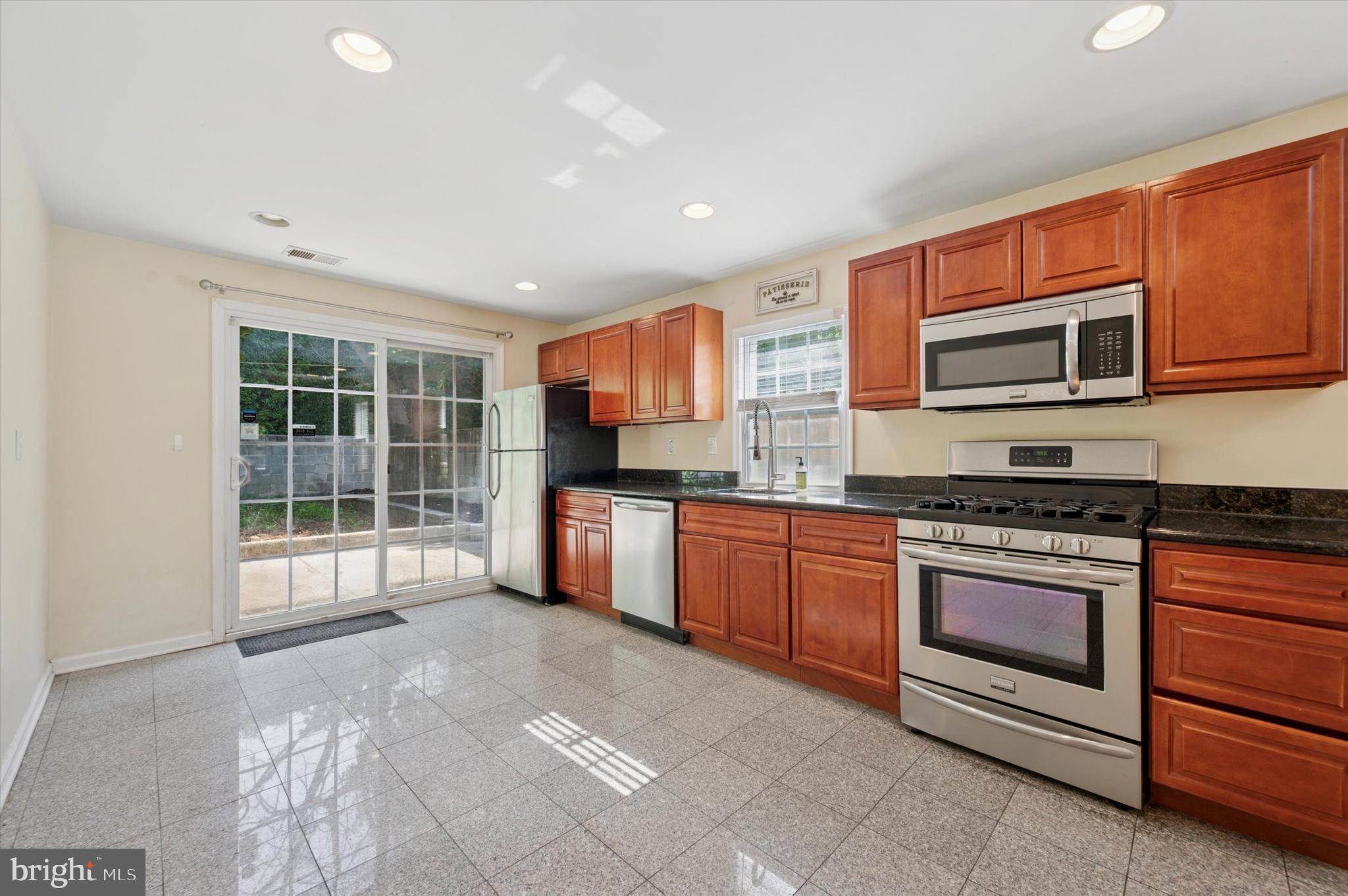 POINT BREEZE - Residential