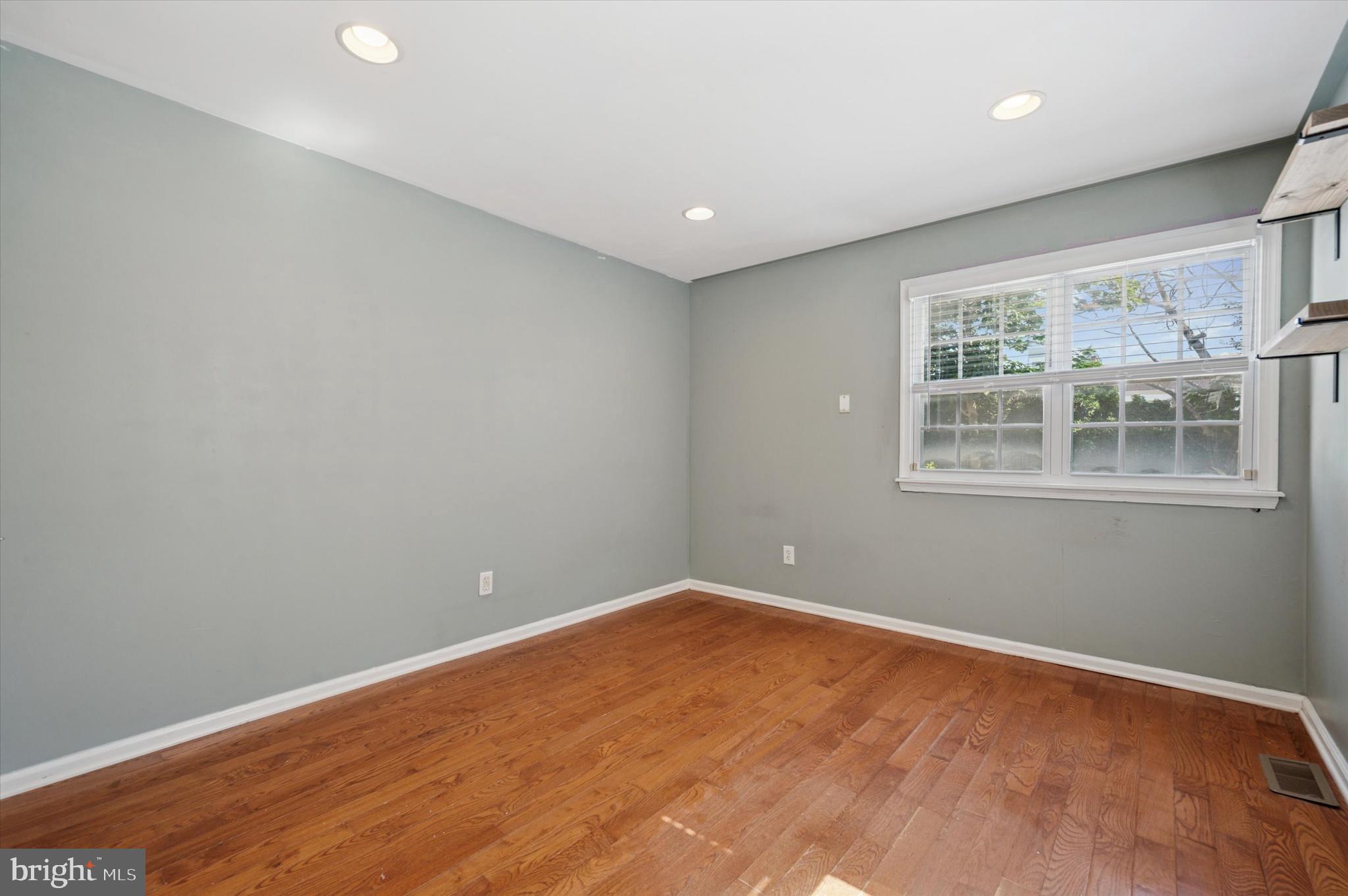 POINT BREEZE - Residential