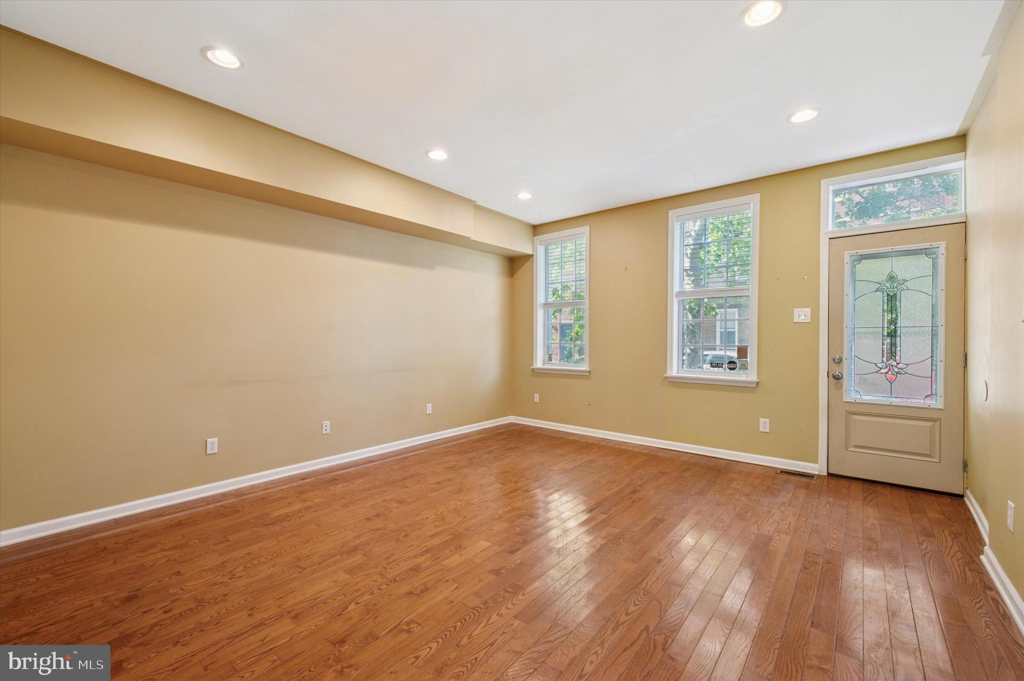 POINT BREEZE - Residential