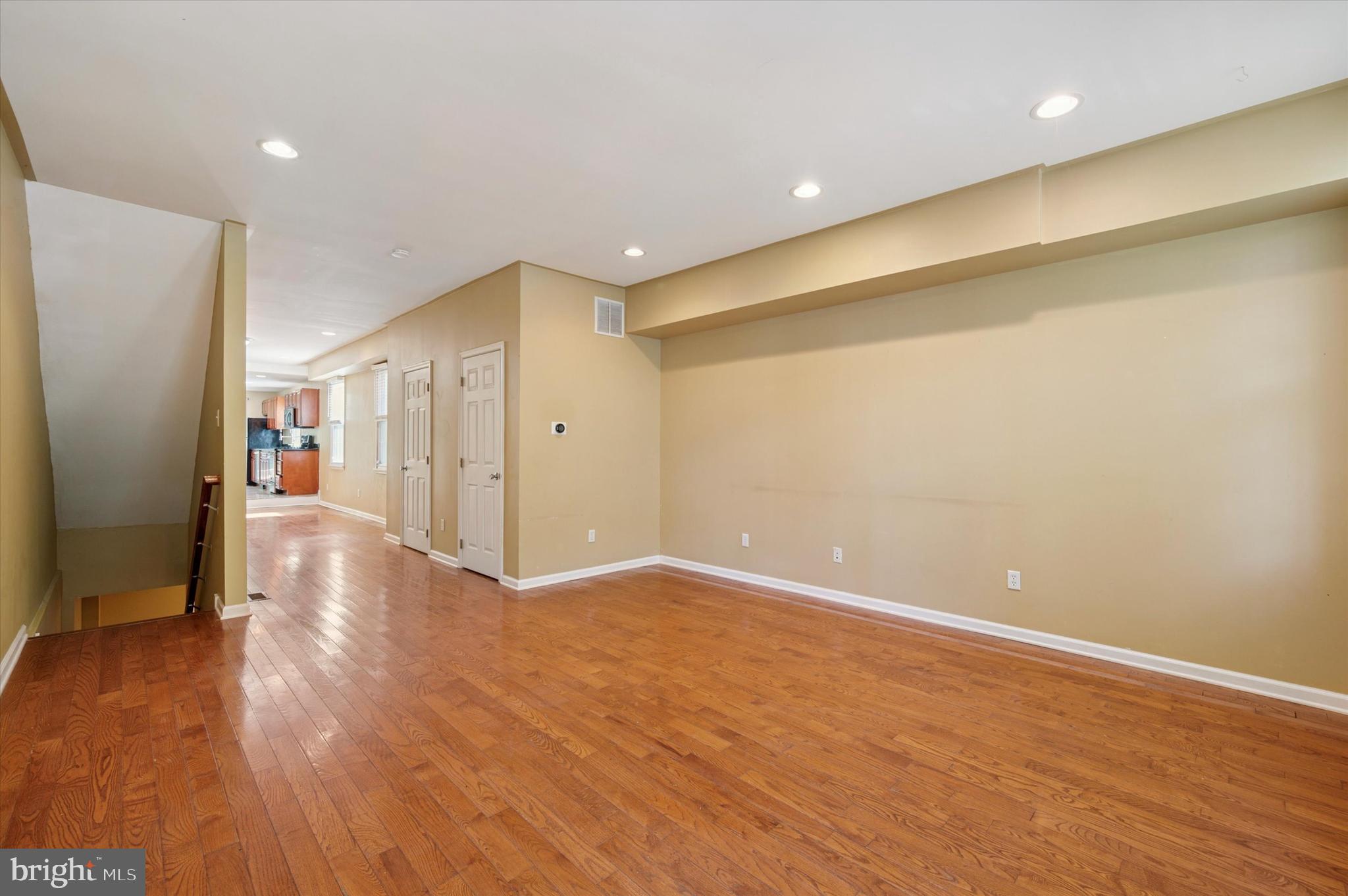 POINT BREEZE - Residential