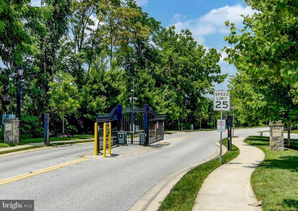 COURTYARDS AT WAVERLY WOODS - Residential