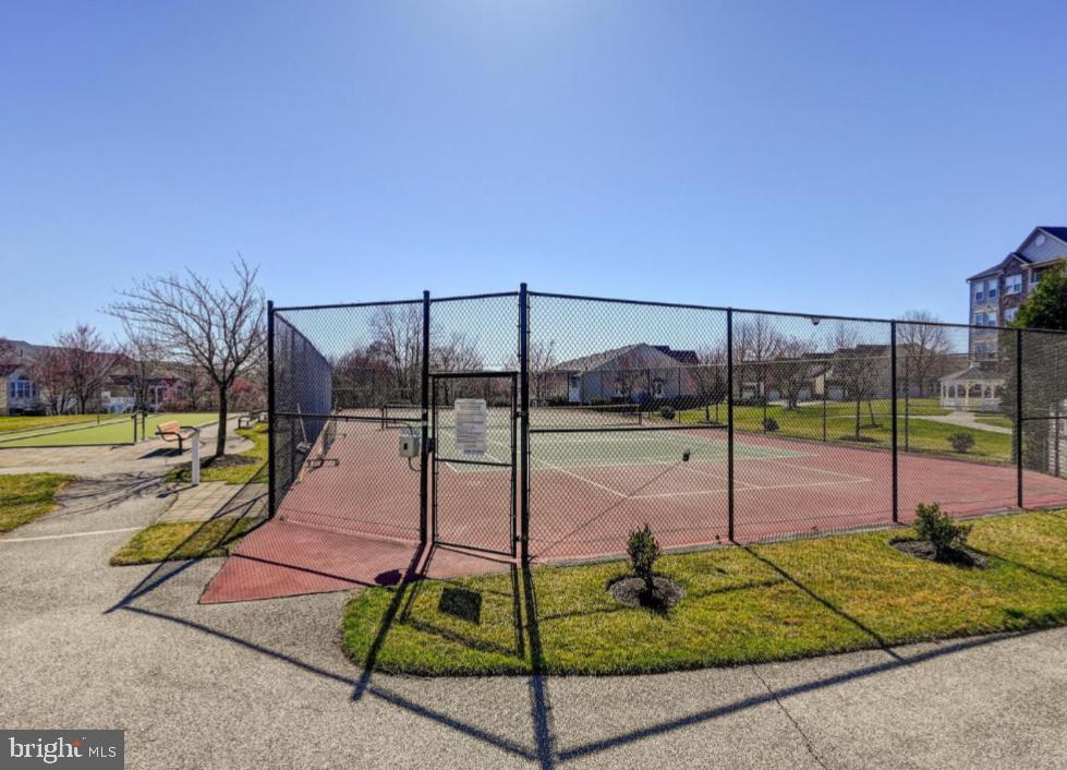 COURTYARDS AT WAVERLY WOODS - Residential