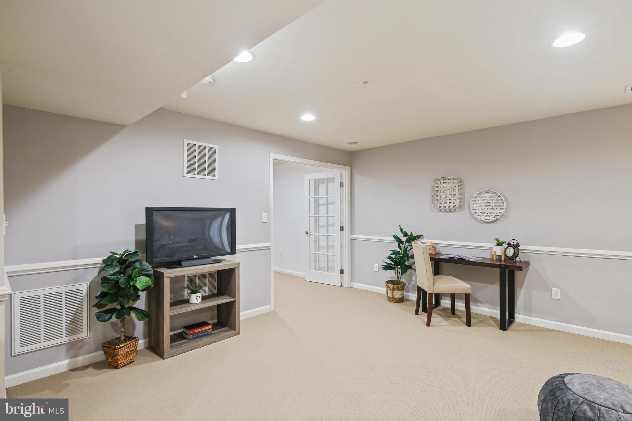 RIVERSIDE OVERLOOK - Residential