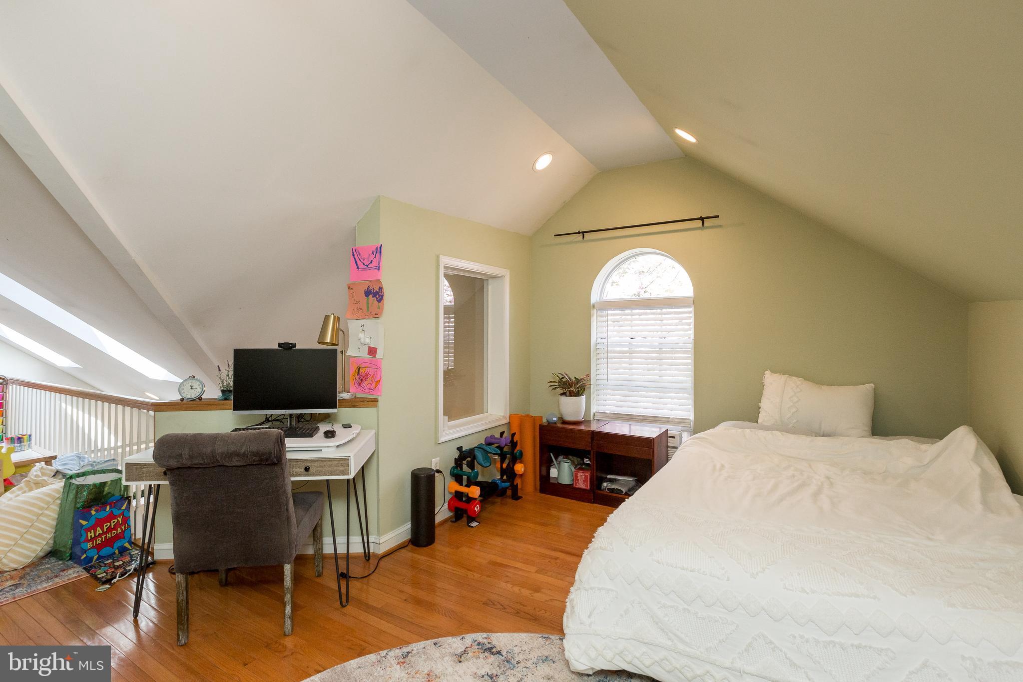 ROCK CREEK VILLAGE CONDOMINIUMS - Residential