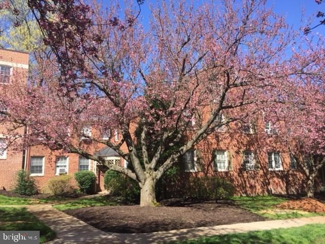 ROCK CREEK VILLAGE CONDOMINIUMS - Residential