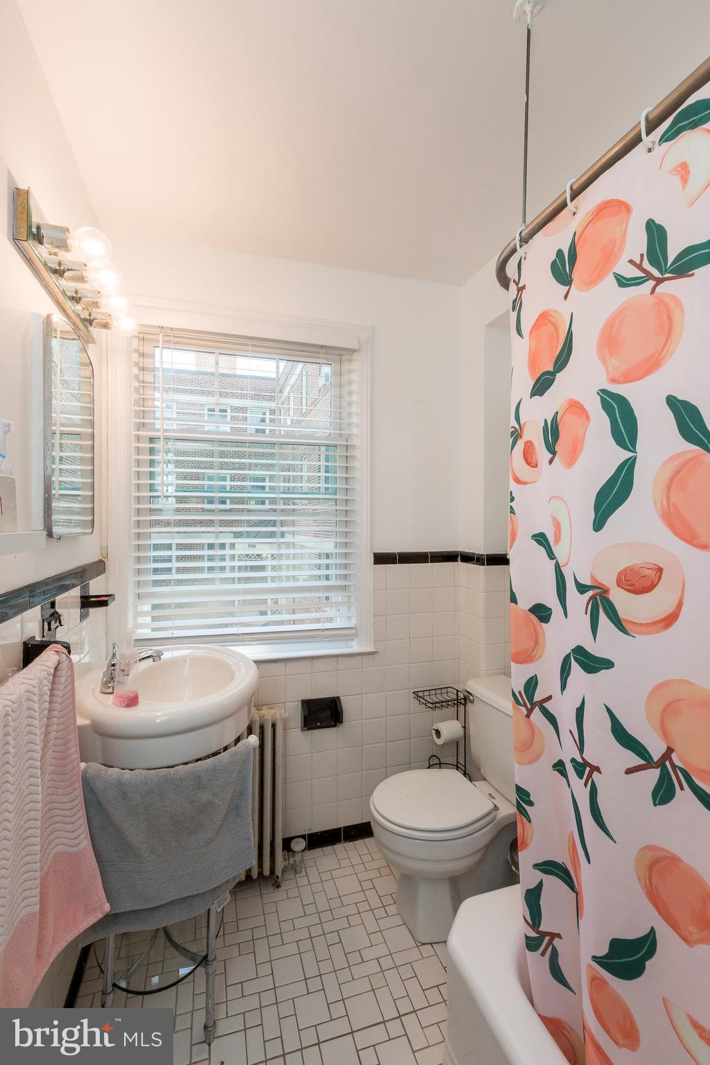 ROCK CREEK VILLAGE CONDOMINIUMS - Residential