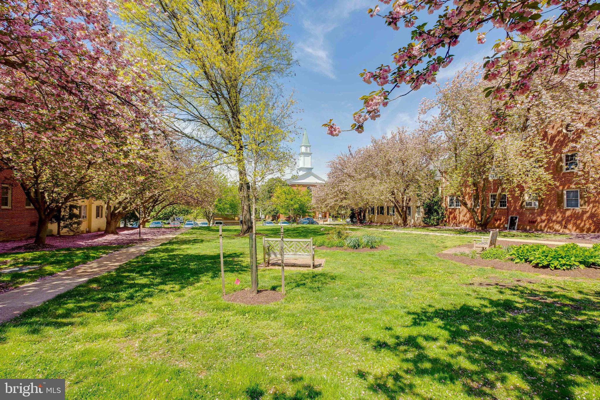 ROCK CREEK VILLAGE CONDOMINIUMS - Residential