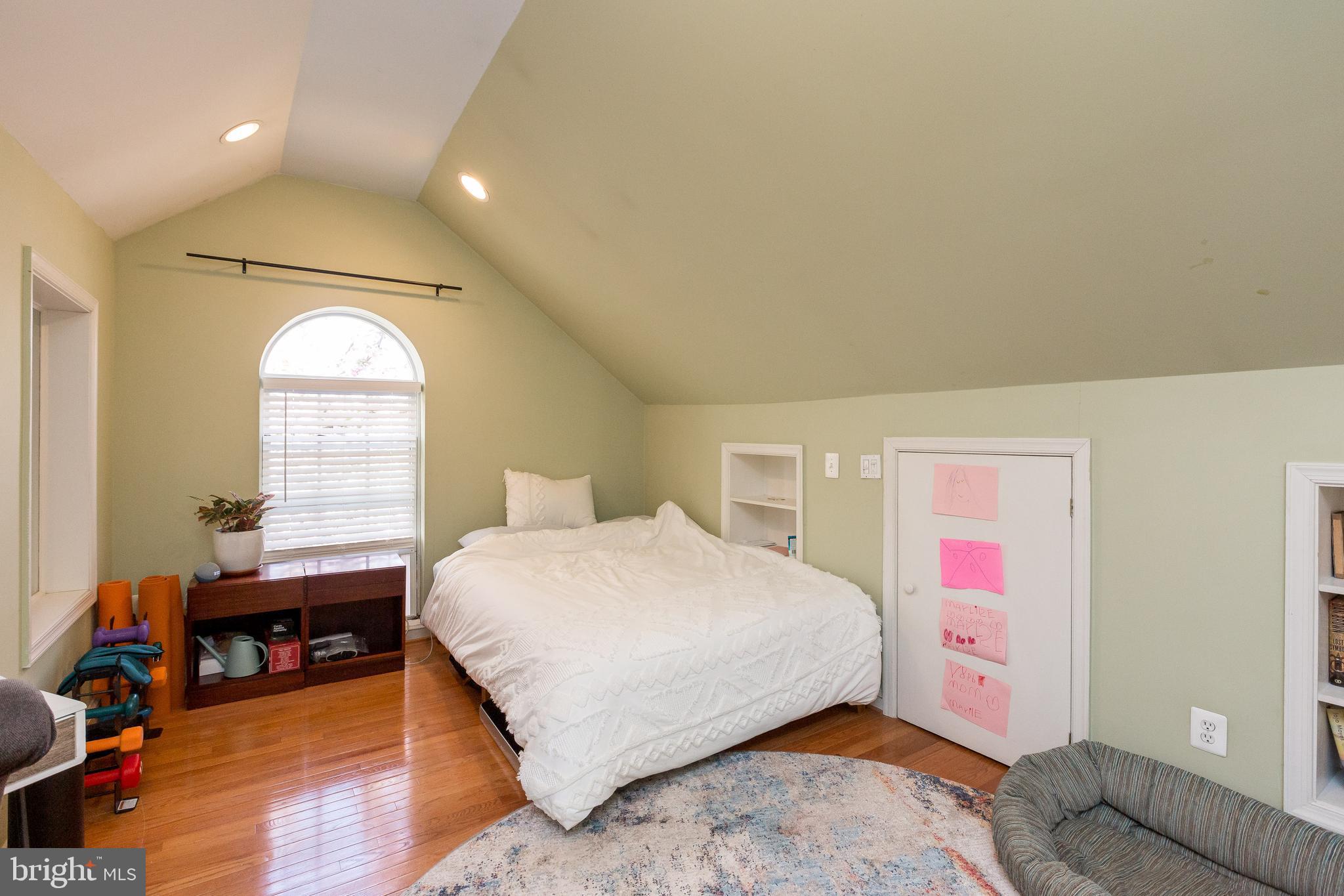 ROCK CREEK VILLAGE CONDOMINIUMS - Residential