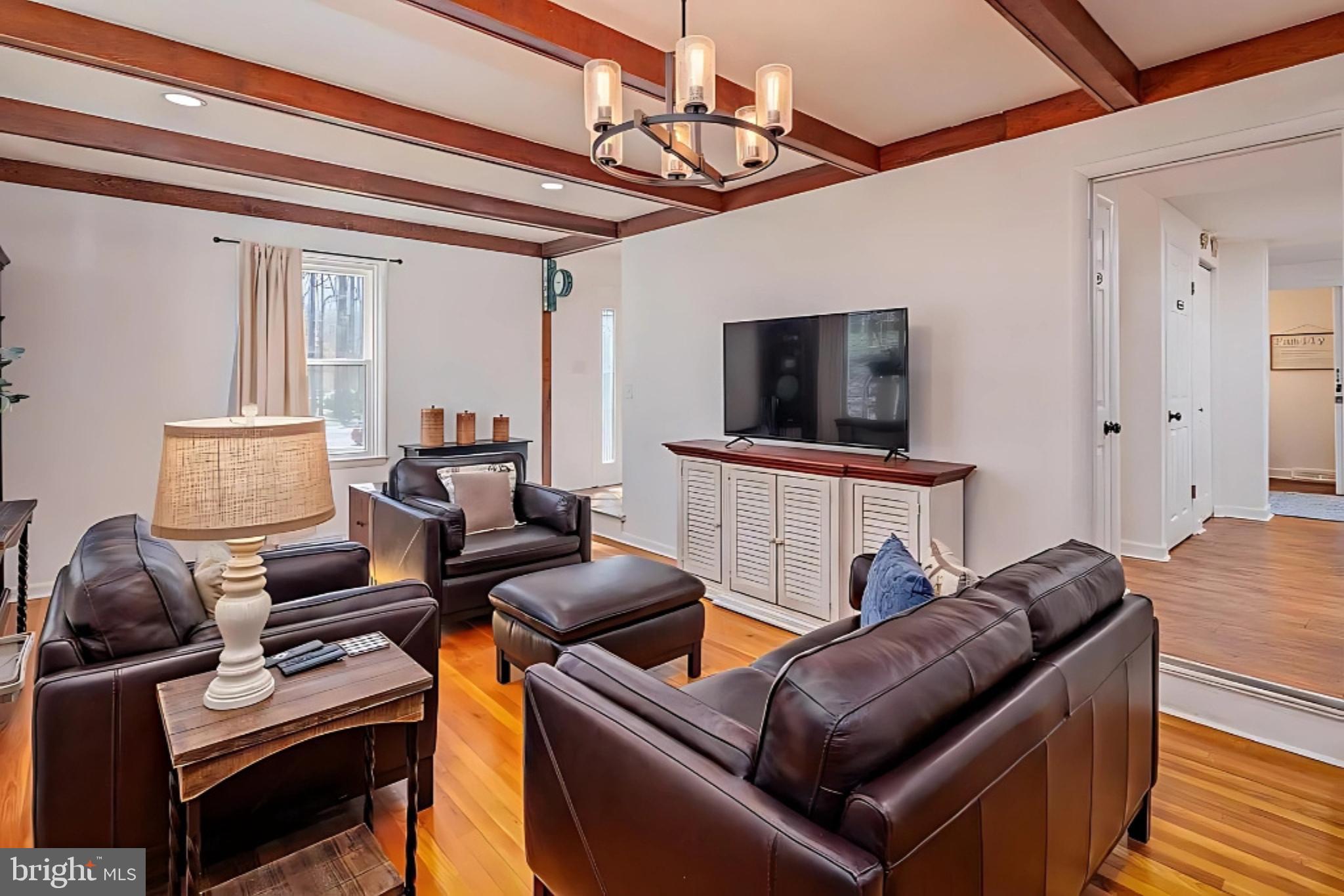 4 CHARTWELL COURT