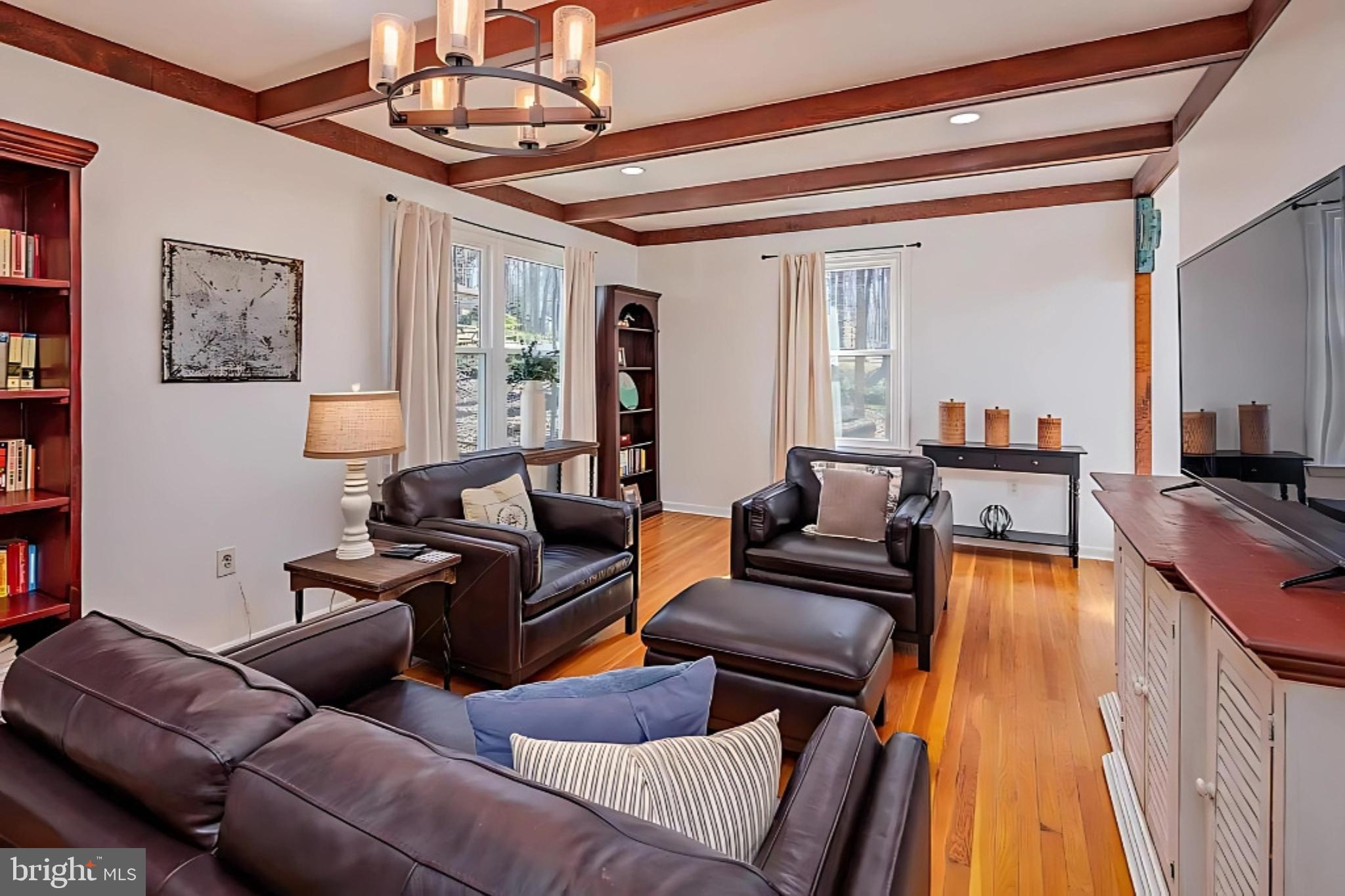 4 CHARTWELL COURT