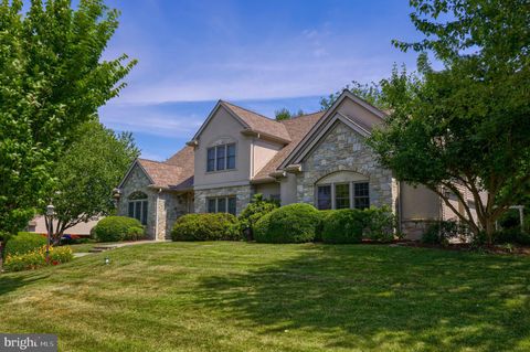 Photo of 1158 Oakmont Drive, LANCASTER, PA 17601 (MLS # PALA2058578)