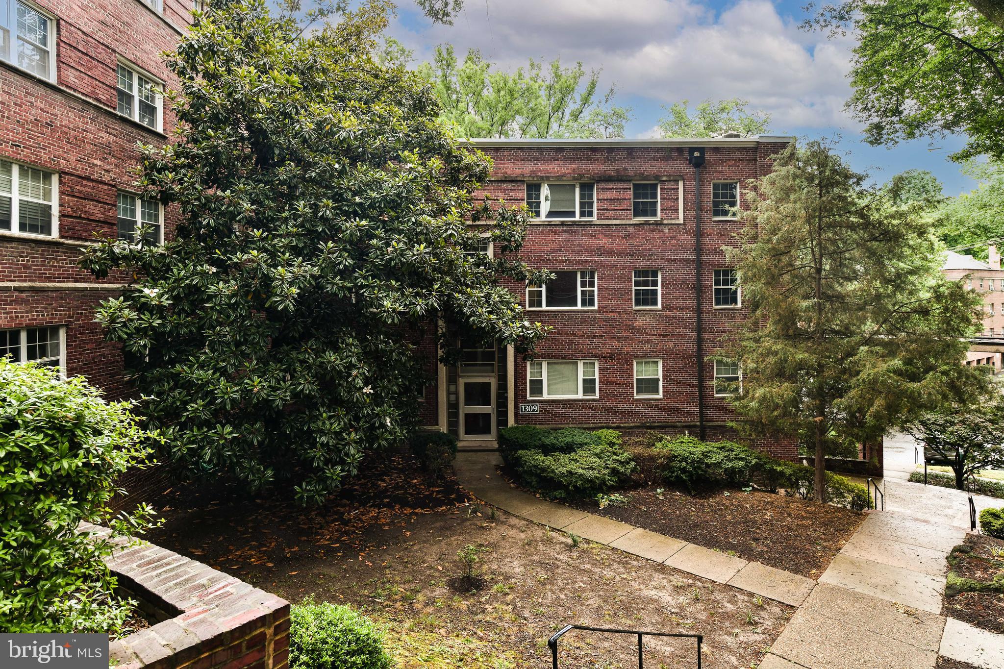 WESTMORELAND TERRACE - Residential Lease