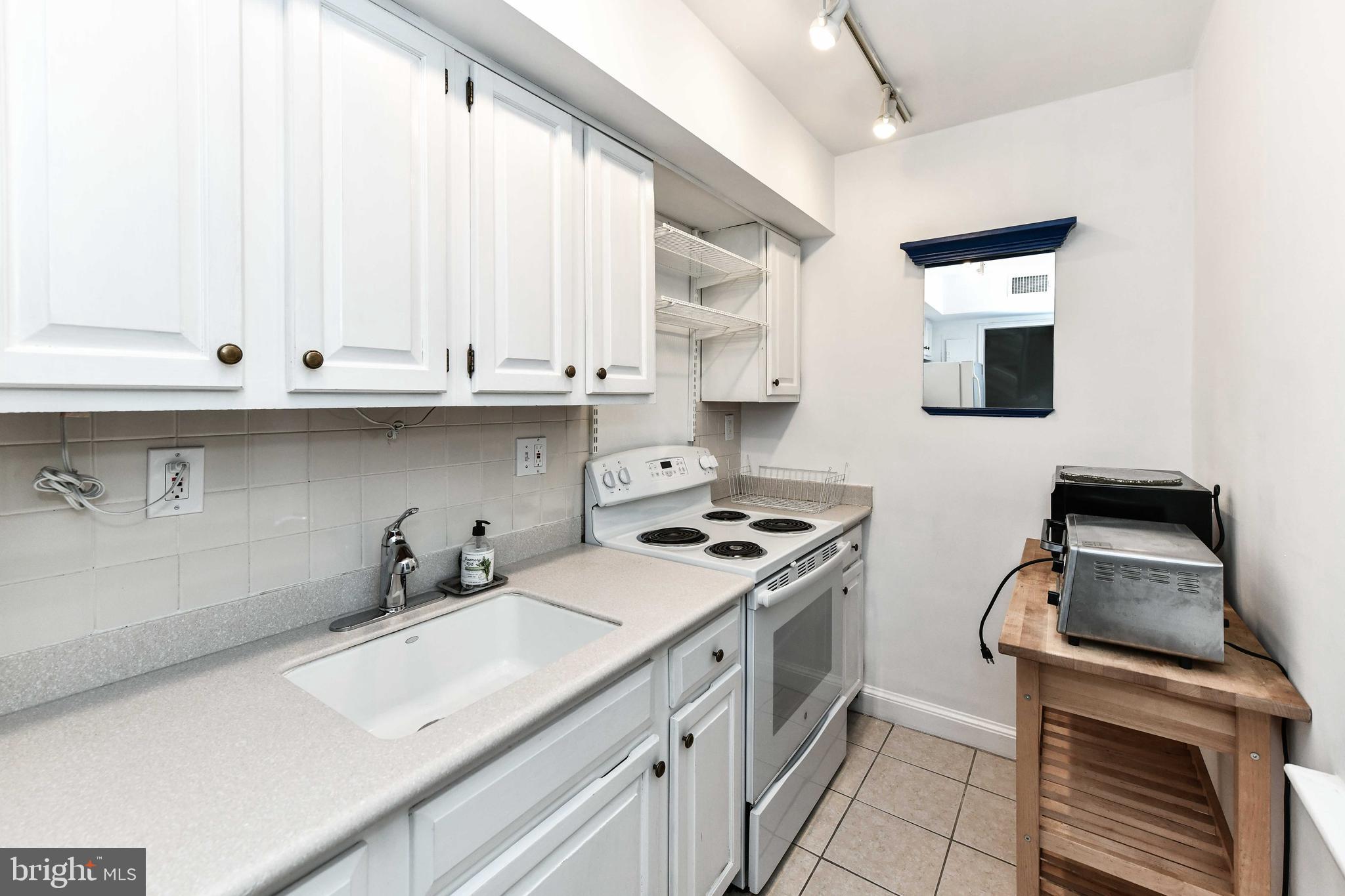 WESTMORELAND TERRACE - Residential Lease