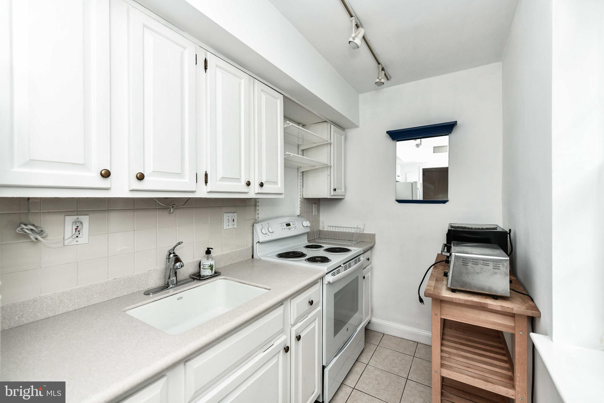 WESTMORELAND TERRACE - Residential Lease