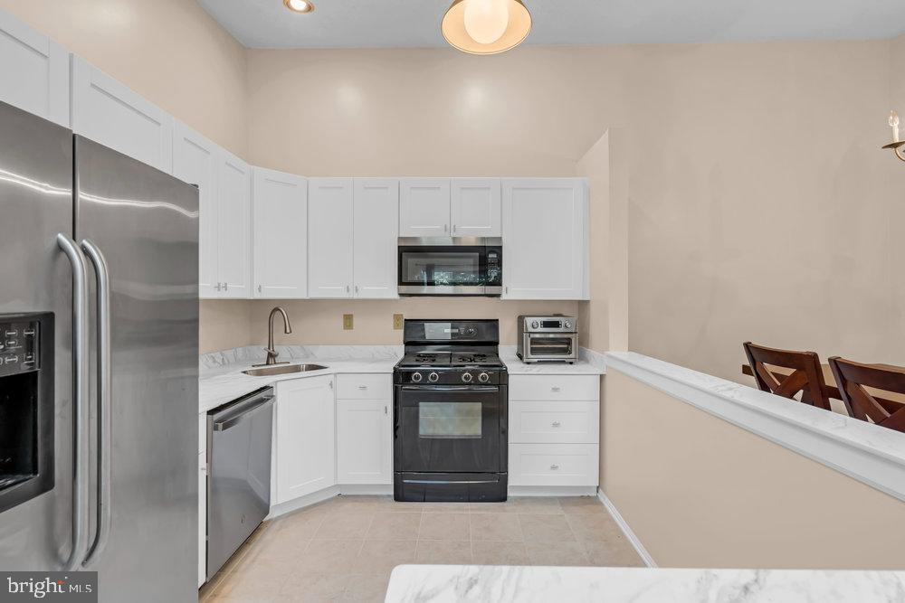 66 IROQUOIS DRIVE 24