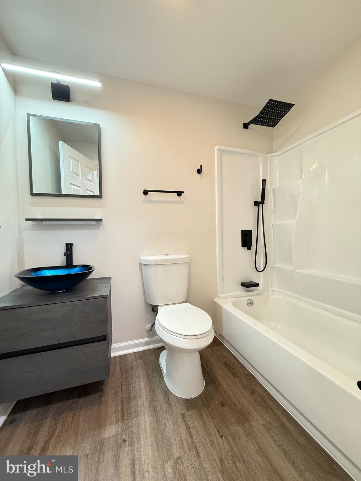 BALLANTRAYE - Residential Lease