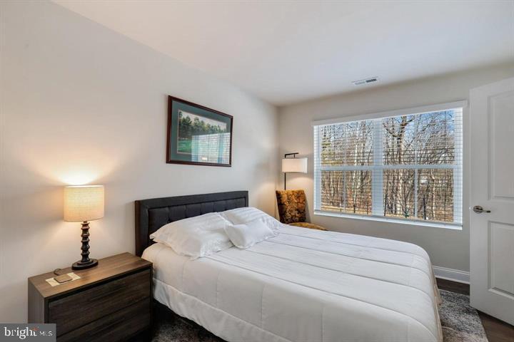 OXFORD SQUARE - Residential Lease