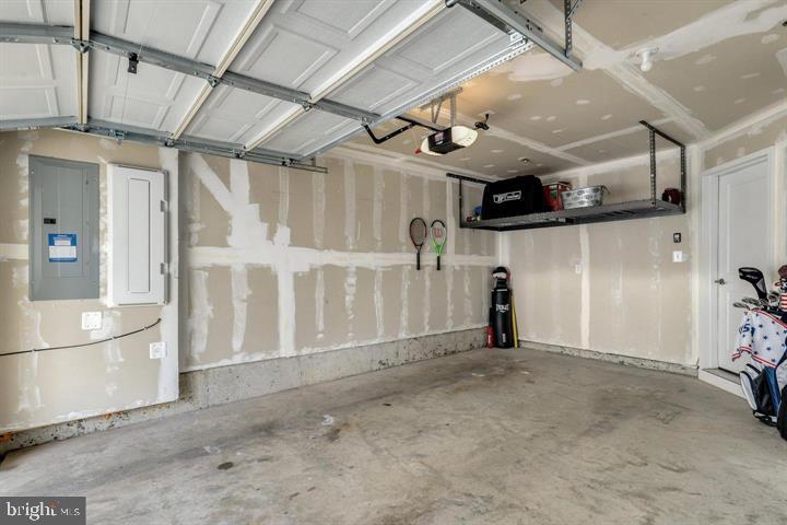 OXFORD SQUARE - Residential Lease