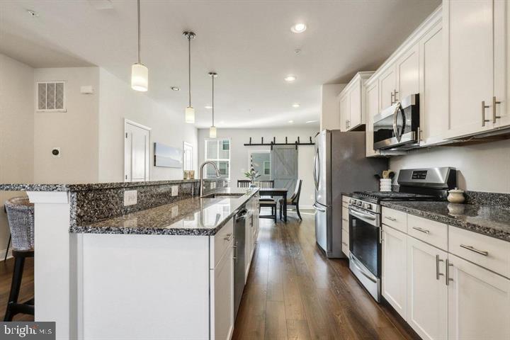 OXFORD SQUARE - Residential Lease