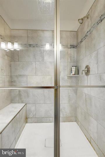 OXFORD SQUARE - Residential Lease