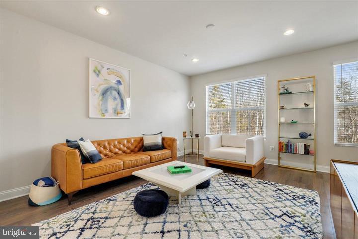 OXFORD SQUARE - Residential Lease