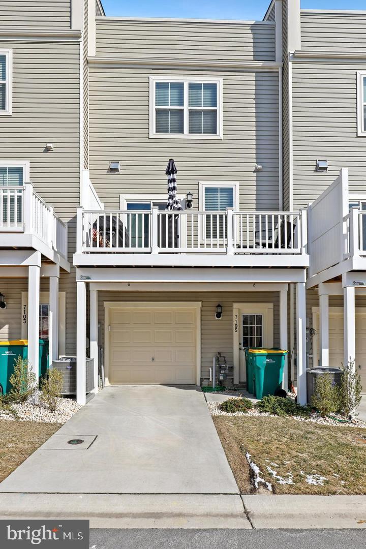 OXFORD SQUARE - Residential Lease