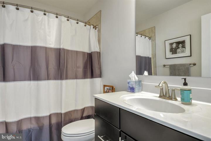 OXFORD SQUARE - Residential Lease