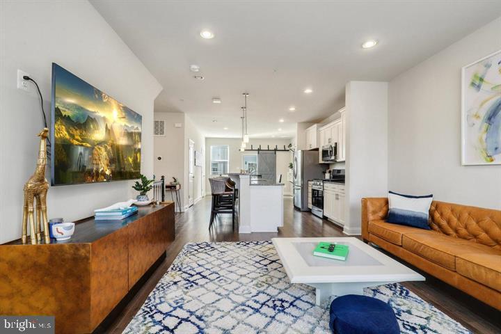 OXFORD SQUARE - Residential Lease