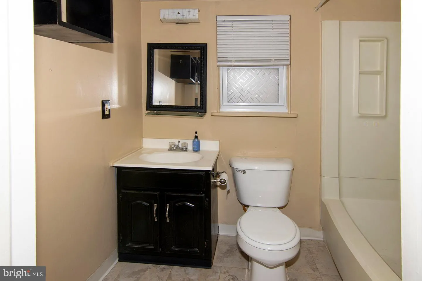 Clementon, New Jersey 08021, United States, 2 Bedrooms Bedrooms, ,1 BathroomBathrooms,Residential,Pending,89300