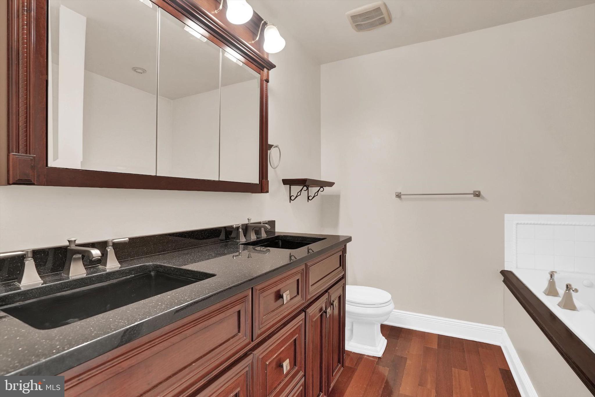 MONTGOMERY BROOKE - Residential