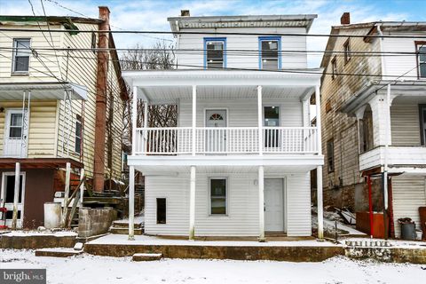 1228 PULASKI AVENUE COAL TOWNSHIP PA 17866