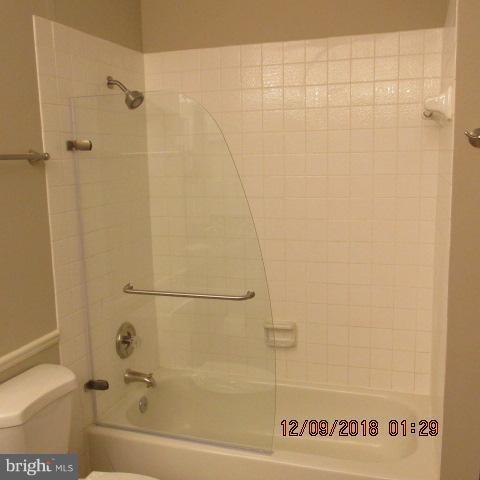 PENDERBROOK SQUARE CONDOMINIUMS - Residential Lease