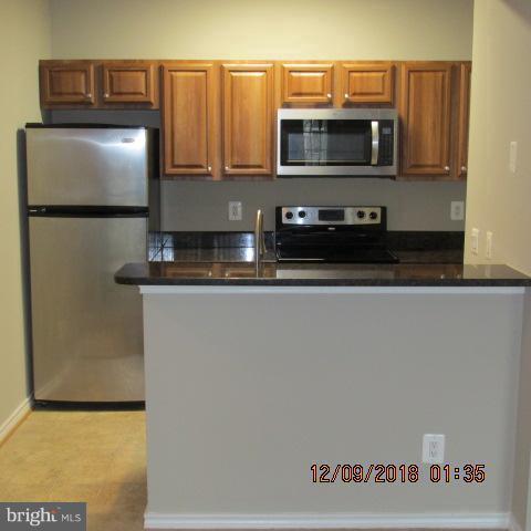 PENDERBROOK SQUARE CONDOMINIUMS - Residential Lease